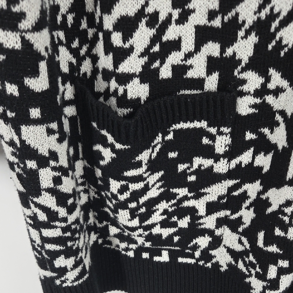 Elegant Black and White Women's Button Up Cardigan - Picture 8 of 15